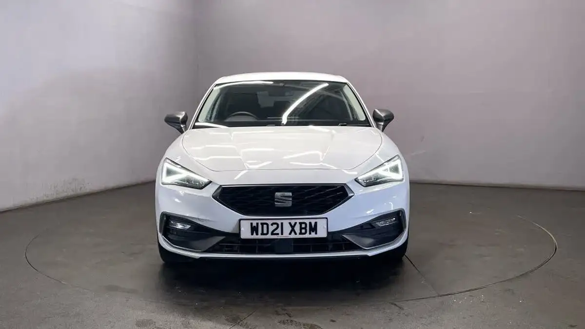 2021-seat-leon-14-e-hybrid-fr-hatchback-big-2