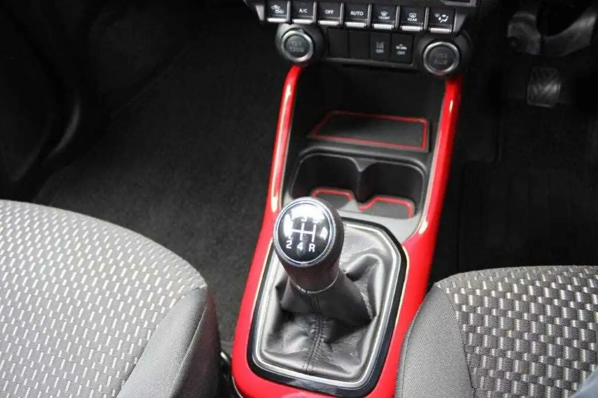 2022-suzuki-ignis-12-dualjet-sz5-big-35