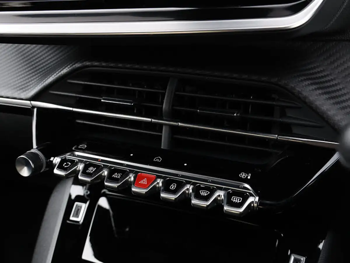 2025-peugeot-2008-suv-12-puretech-allure-130ps-big-10