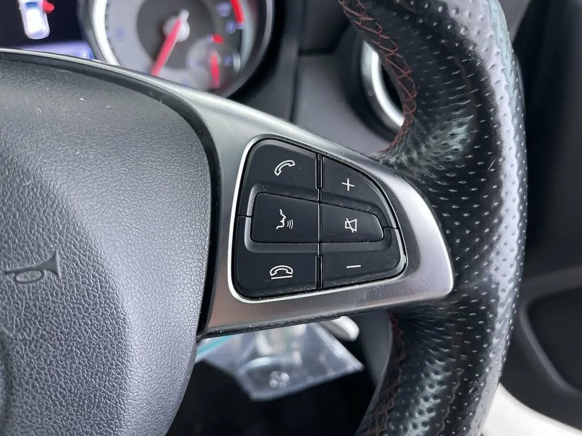 2016-mercedes-benz-gla-class-21d-gla-200d-amg-line-ss-big-49