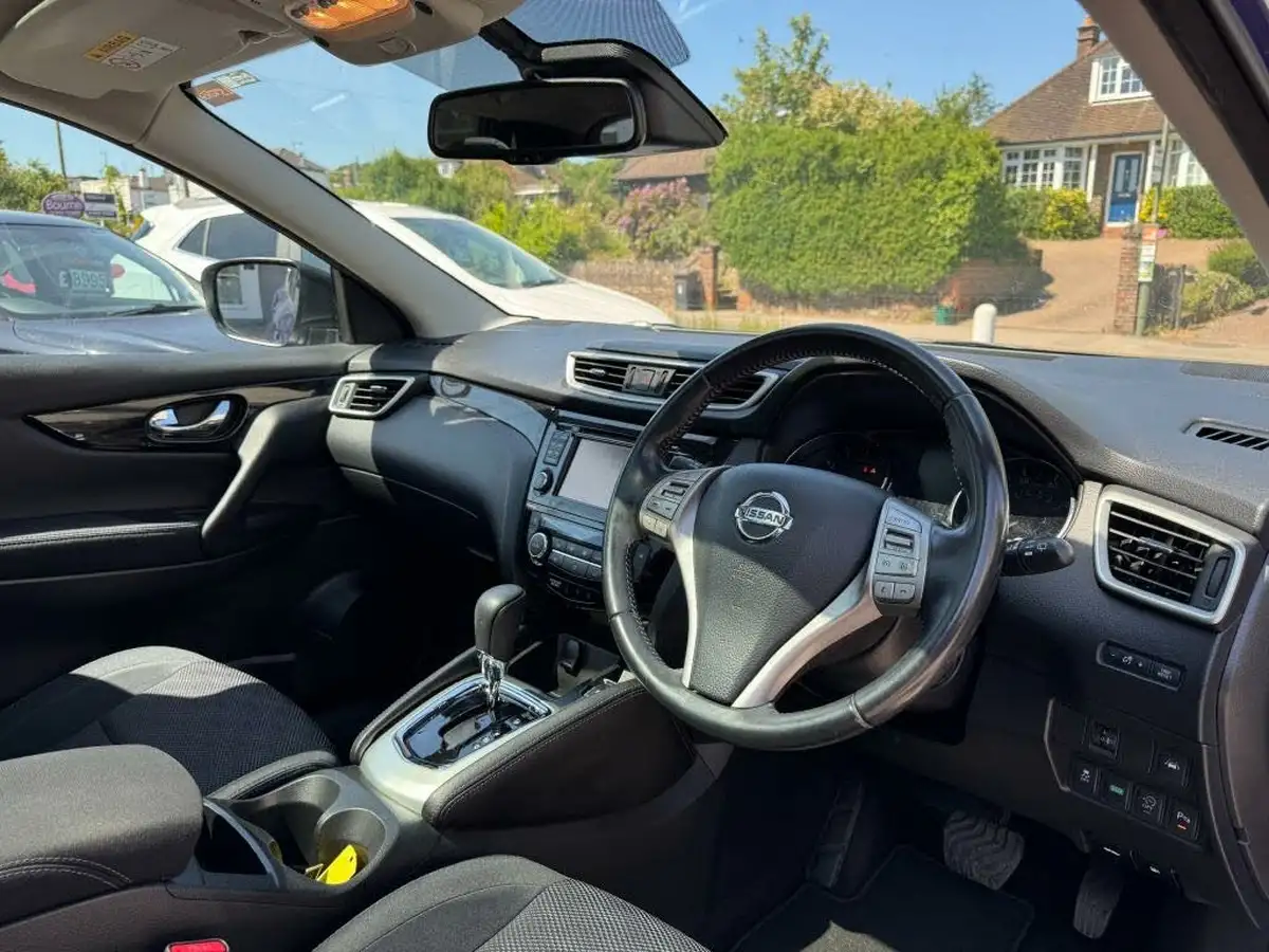 2016-nissan-qashqai-12-dig-t-n-connecta-xtronic-cvt-big-16