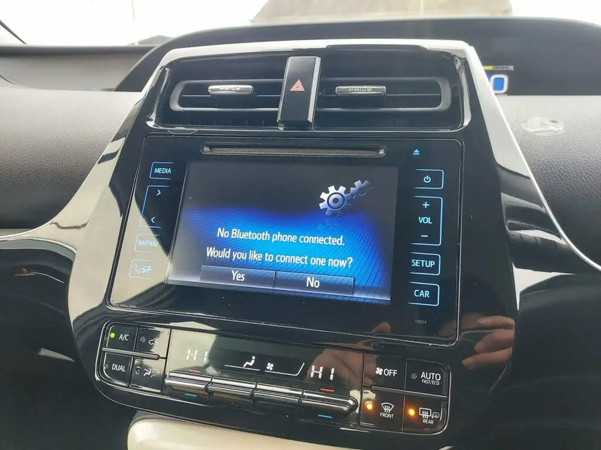 2017-toyota-prius-18-vvt-i-active-big-35