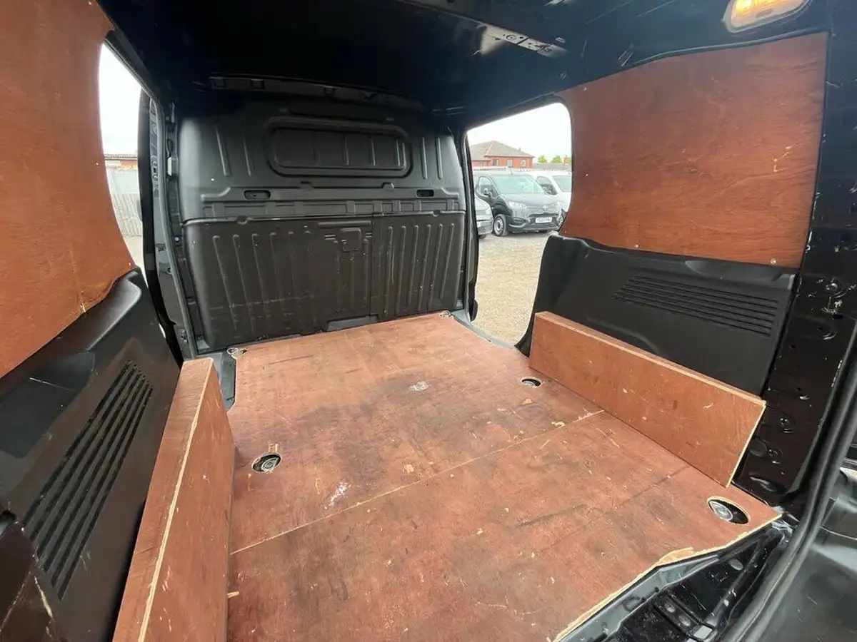 2022-toyota-proace-city-15d-active-big-16