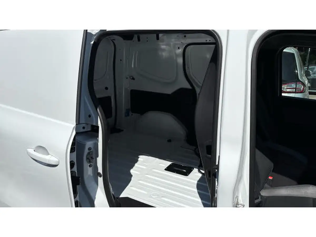 2023-nissan-townstar-e-45kwh-l1-tekna-big-15
