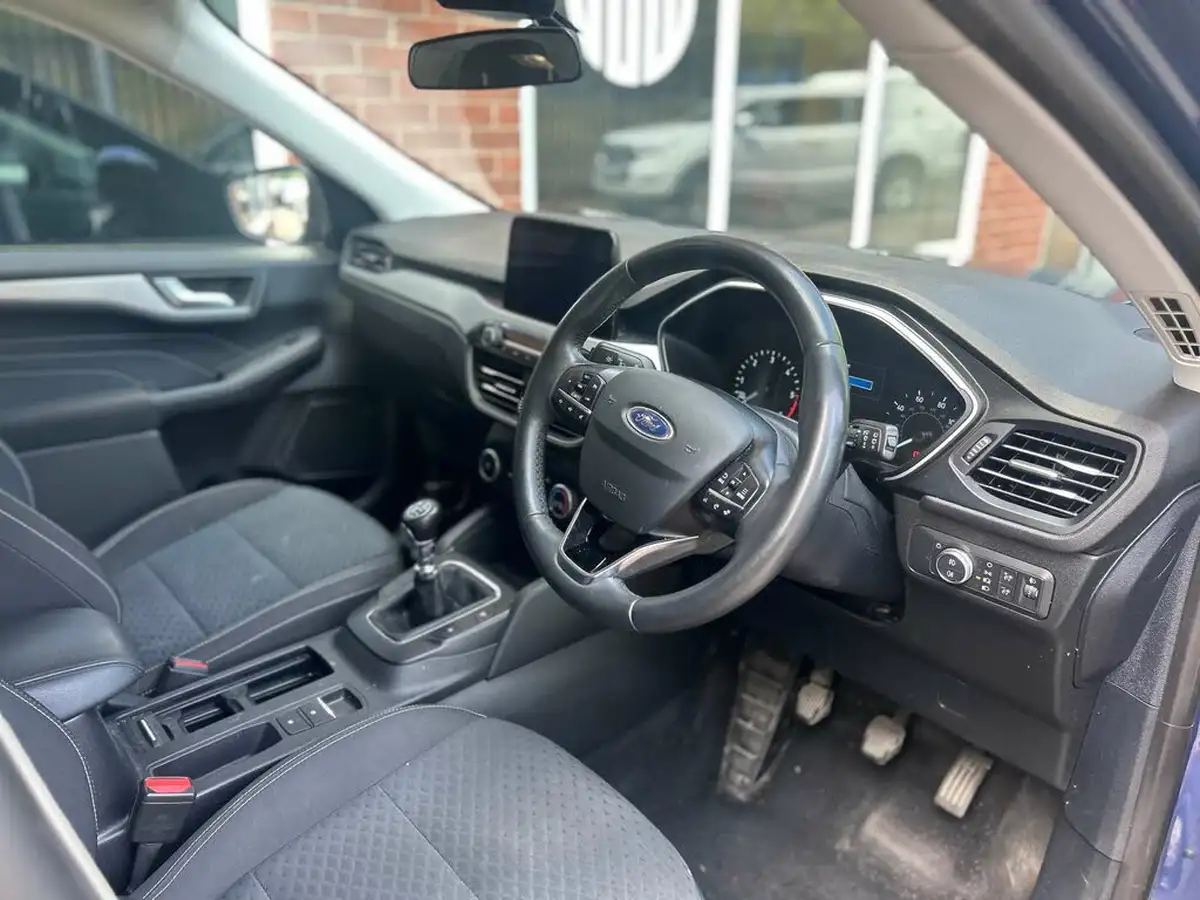 2021-ford-kuga-15-zetec-big-13