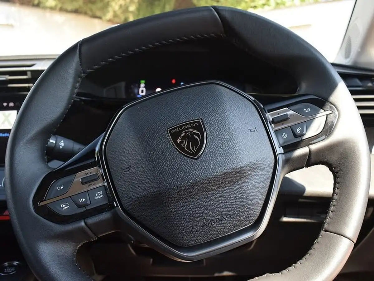 2022-peugeot-308-12-puretech-active-premium-130bhp-eat8-big-24