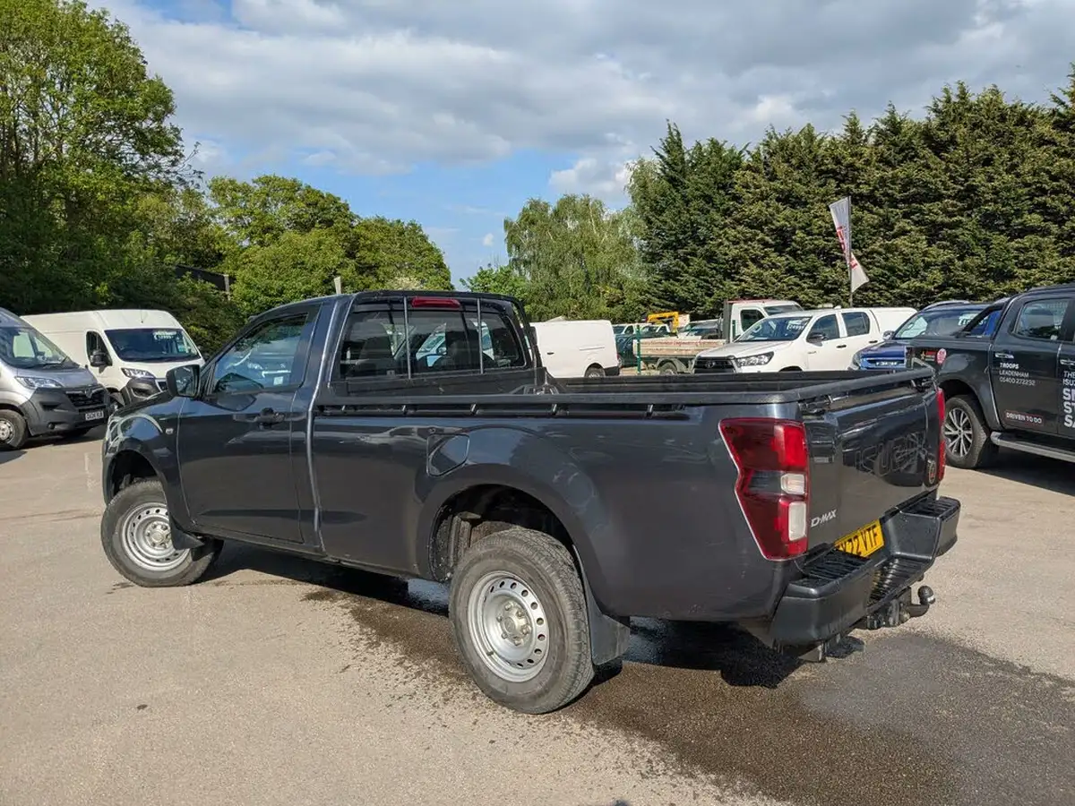 2022-isuzu-d-max-19td-utility-4x2-single-pick-up-big-1