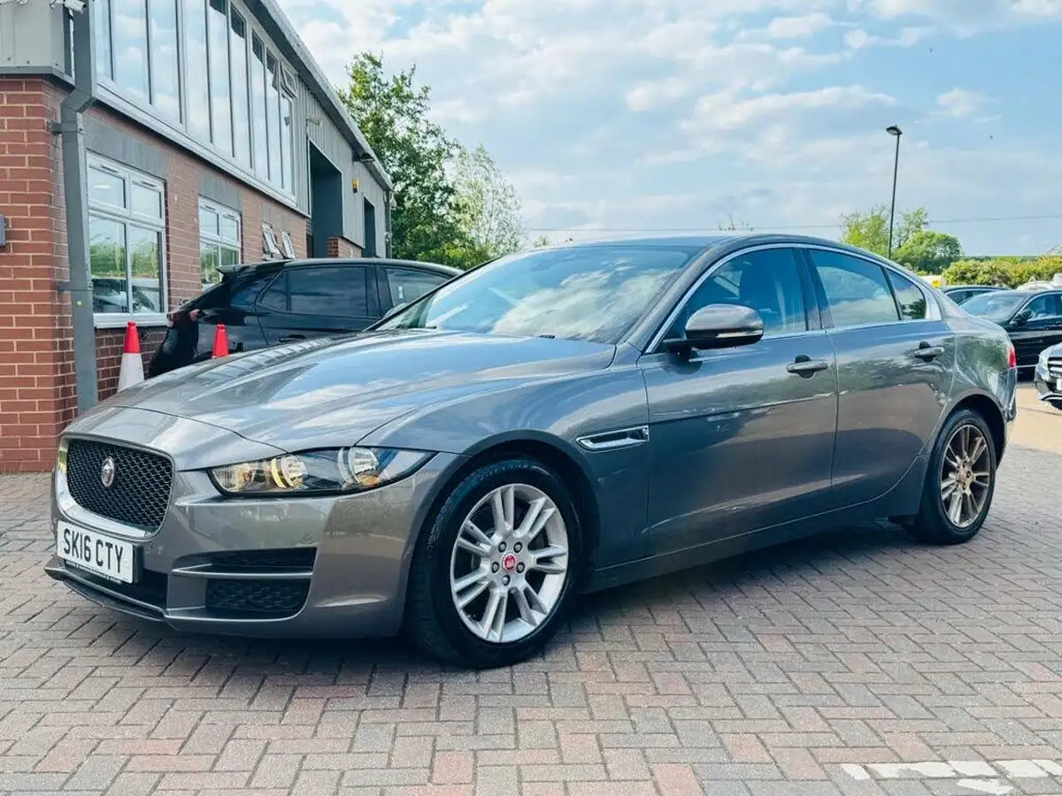 2016-jaguar-xe-20d-prestige-180ps-auto-big-2