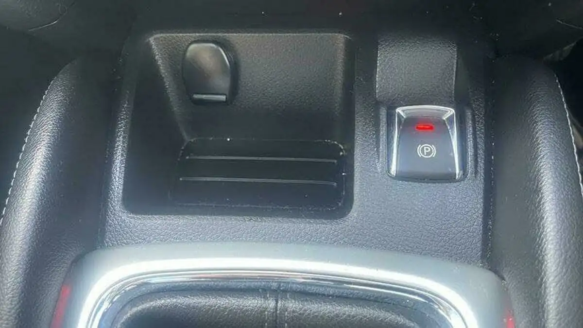 2014-nissan-qashqai-12-acenta-premium-big-25