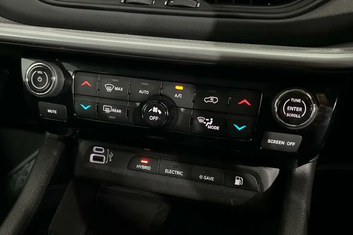 2023-jeep-compass-13-gse-s-big-34