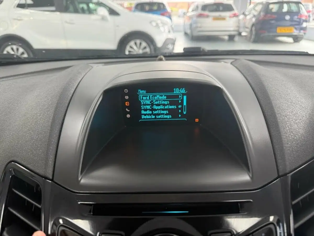 2015-ford-fiesta-10-zetec-s-black-edition-big-33