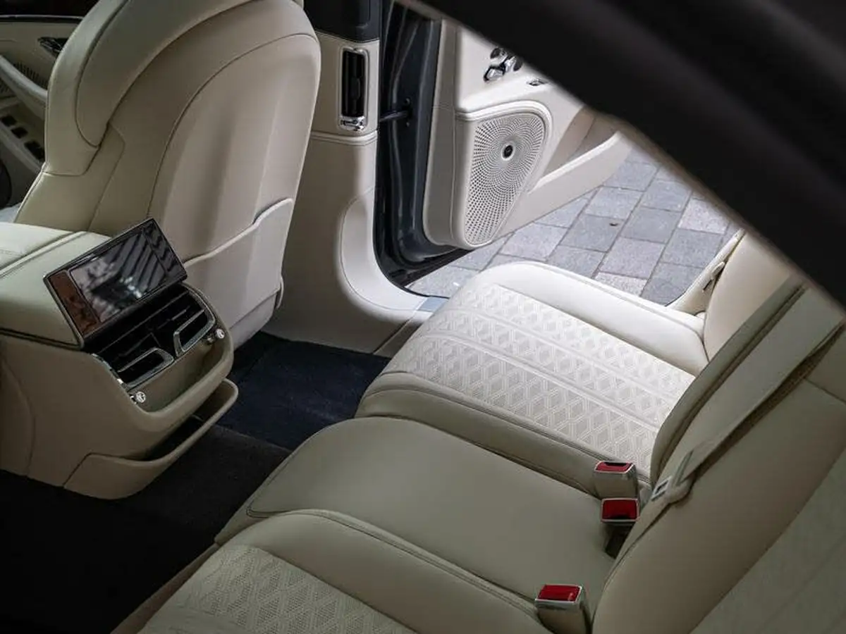 2024-bentley-flying-spur-big-34