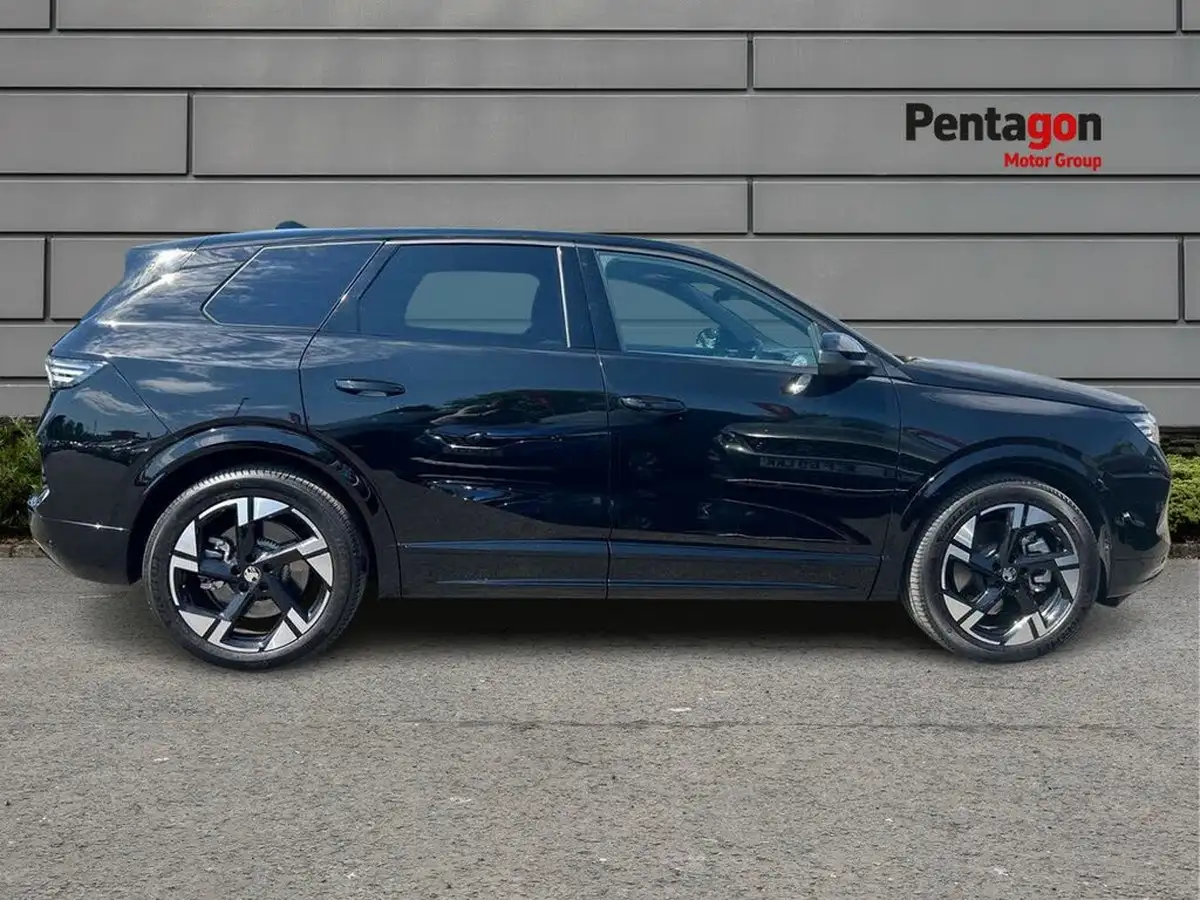2024-vauxhall-grandland-e-ultimate-big-13