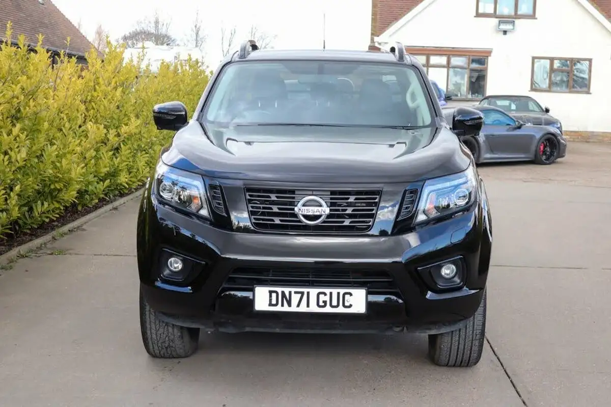 2021-nissan-navara-23dci-tt-n-guard-8-navileathersunroof-auto-big-14