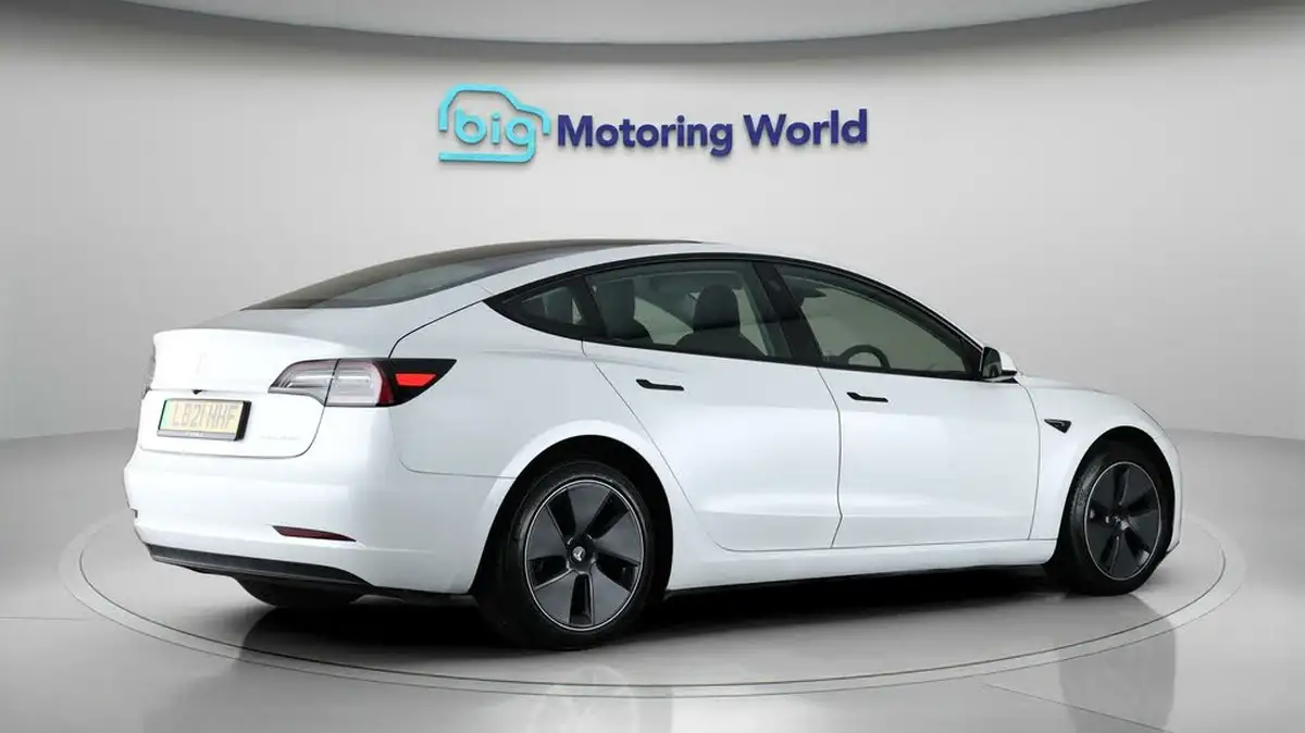 2021-tesla-model-3-e-long-range-4x4-big-6