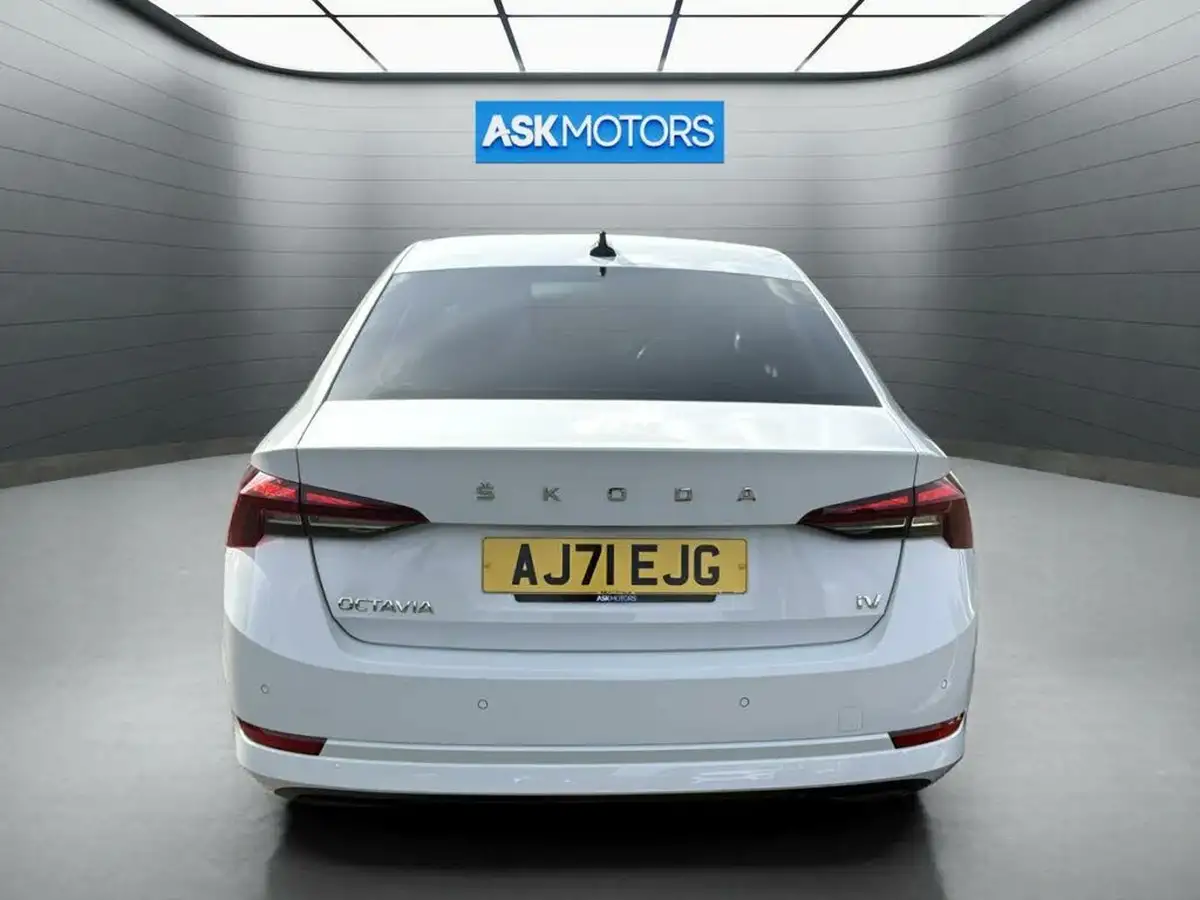2021-skoda-octavia-big-33