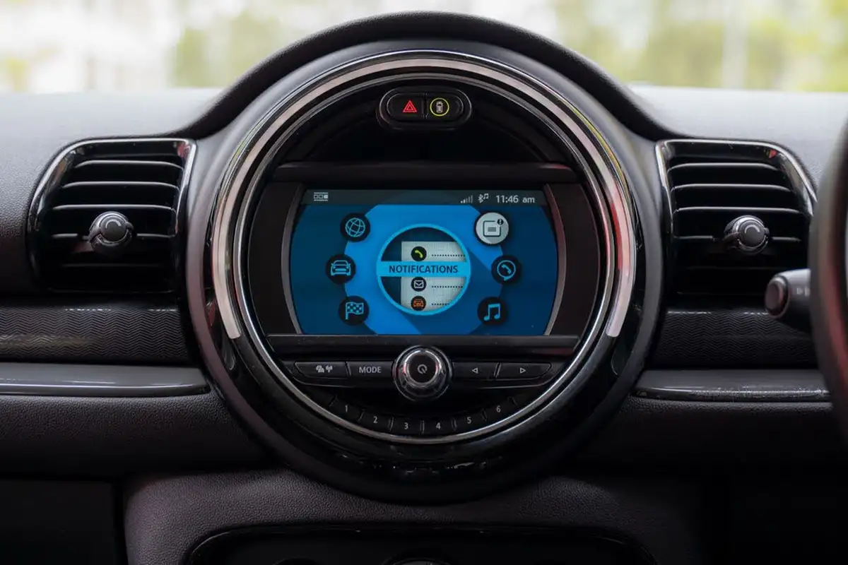 2018-mini-clubman-15-cooper-ss-big-79