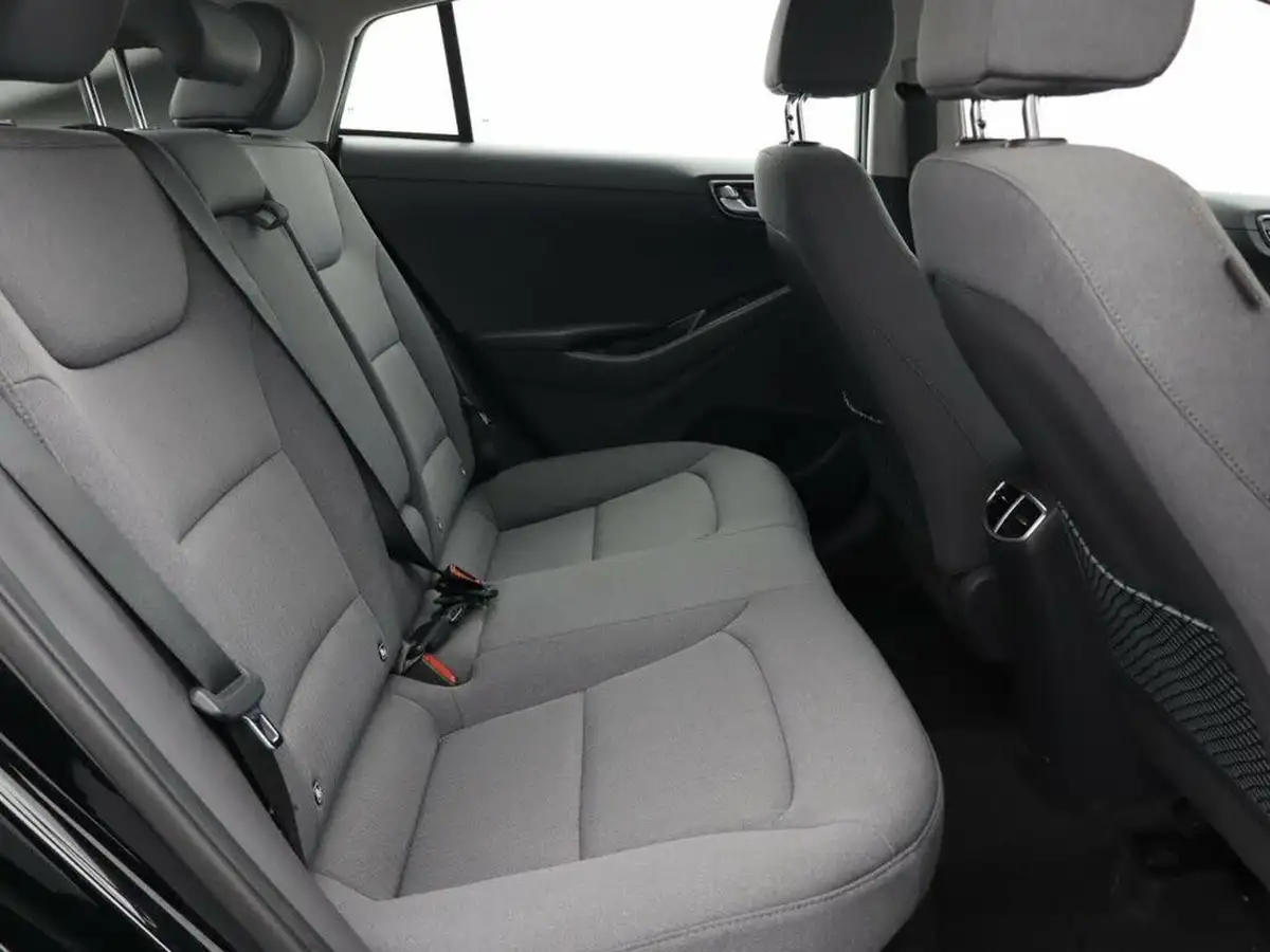 2019-hyundai-ioniq-16-gdi-premium-plug-in-hybrid-big-10