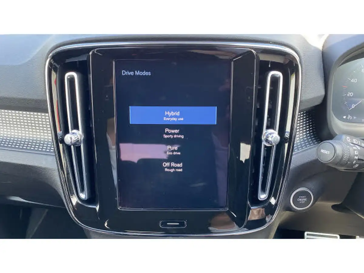 2022-volvo-xc40-15-t4-r-design-big-33