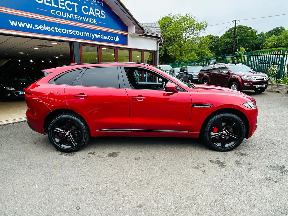 2016-jaguar-f-pace-30td-s-big-9