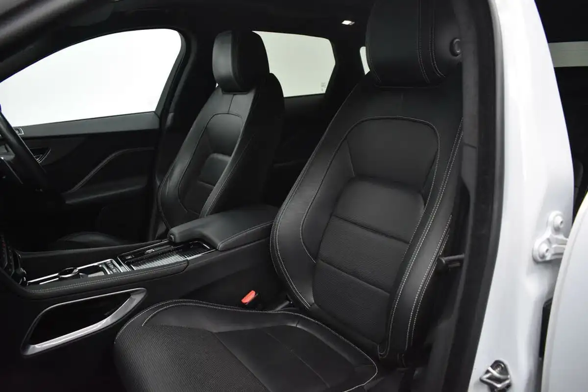 2020-jaguar-f-pace-20-i4d-chequered-flag-240ps-big-2