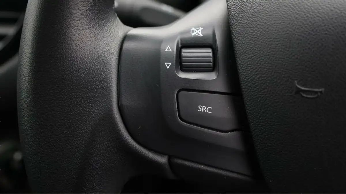 2019-peugeot-208-12-puretech-signature-big-21