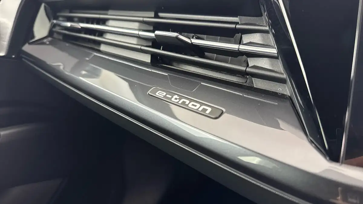 2022-audi-q4-e-tron-50e-s-line-station-wagon-big-24