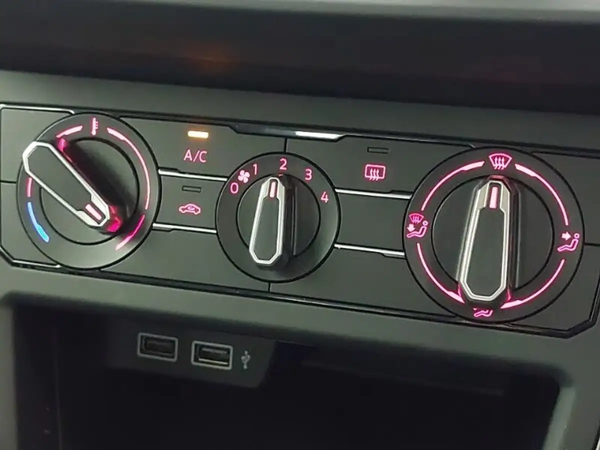 2020-volkswagen-polo-10-tsi-se-big-14