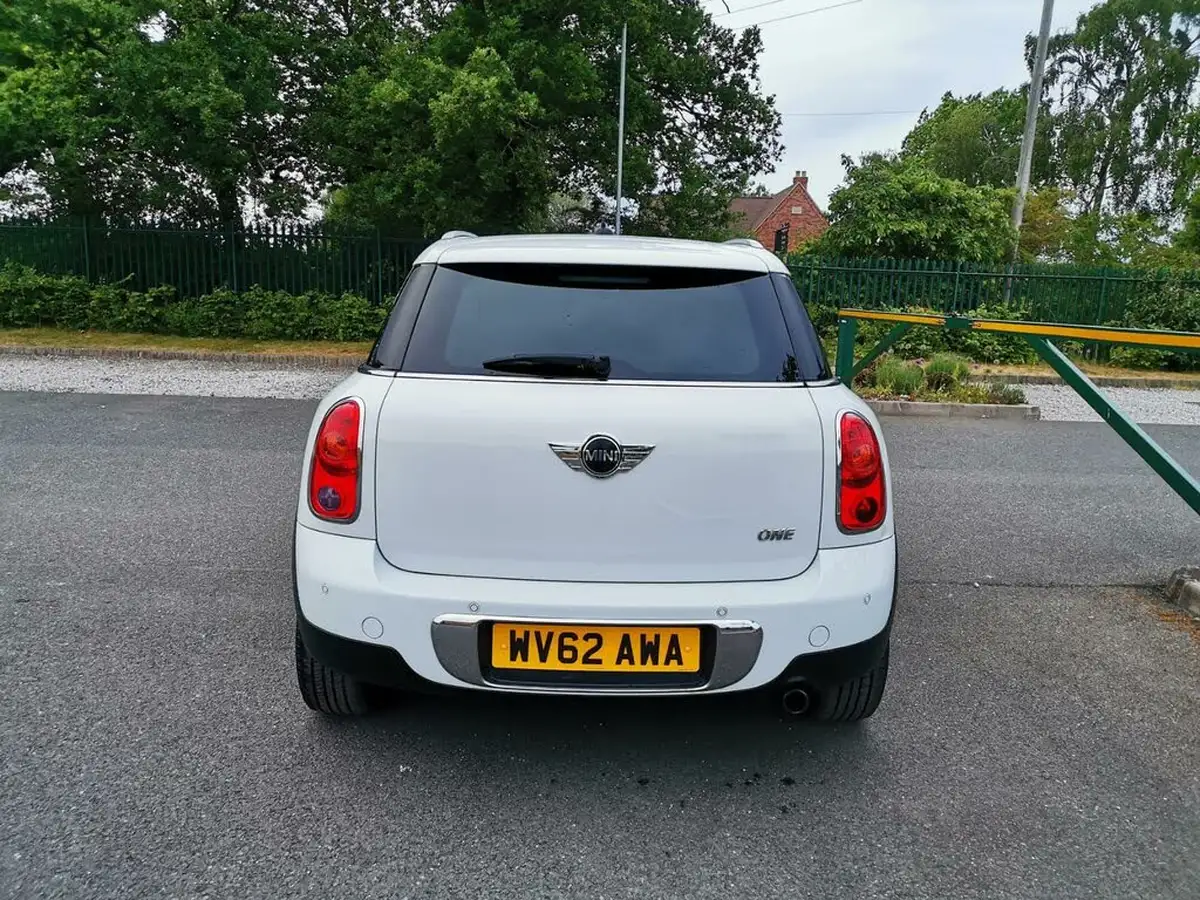 2012-mini-countryman-16-one-98bhp-big-23