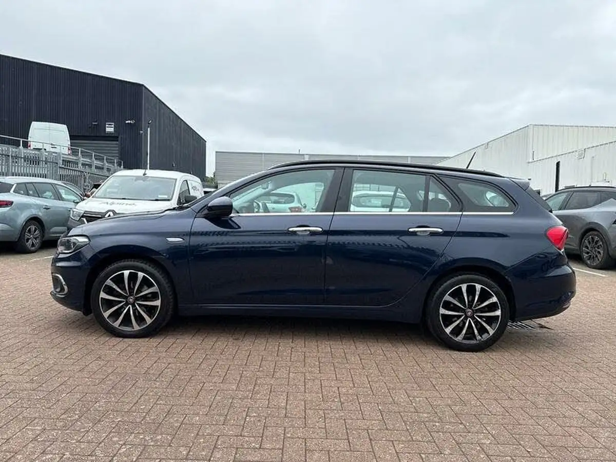 2016-fiat-tipo-14-tjet-lounge-station-wagon-big-5