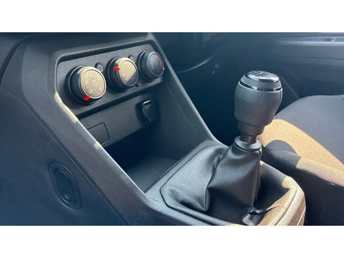 2021-dacia-sandero-10-sce-essential-big-12