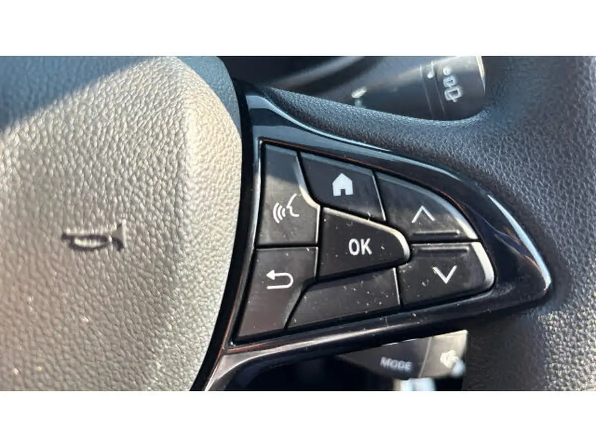 2021-dacia-sandero-10-sce-essential-big-36