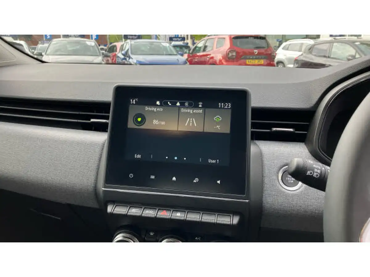 2024-renault-clio-10-tce-evolution-big-18