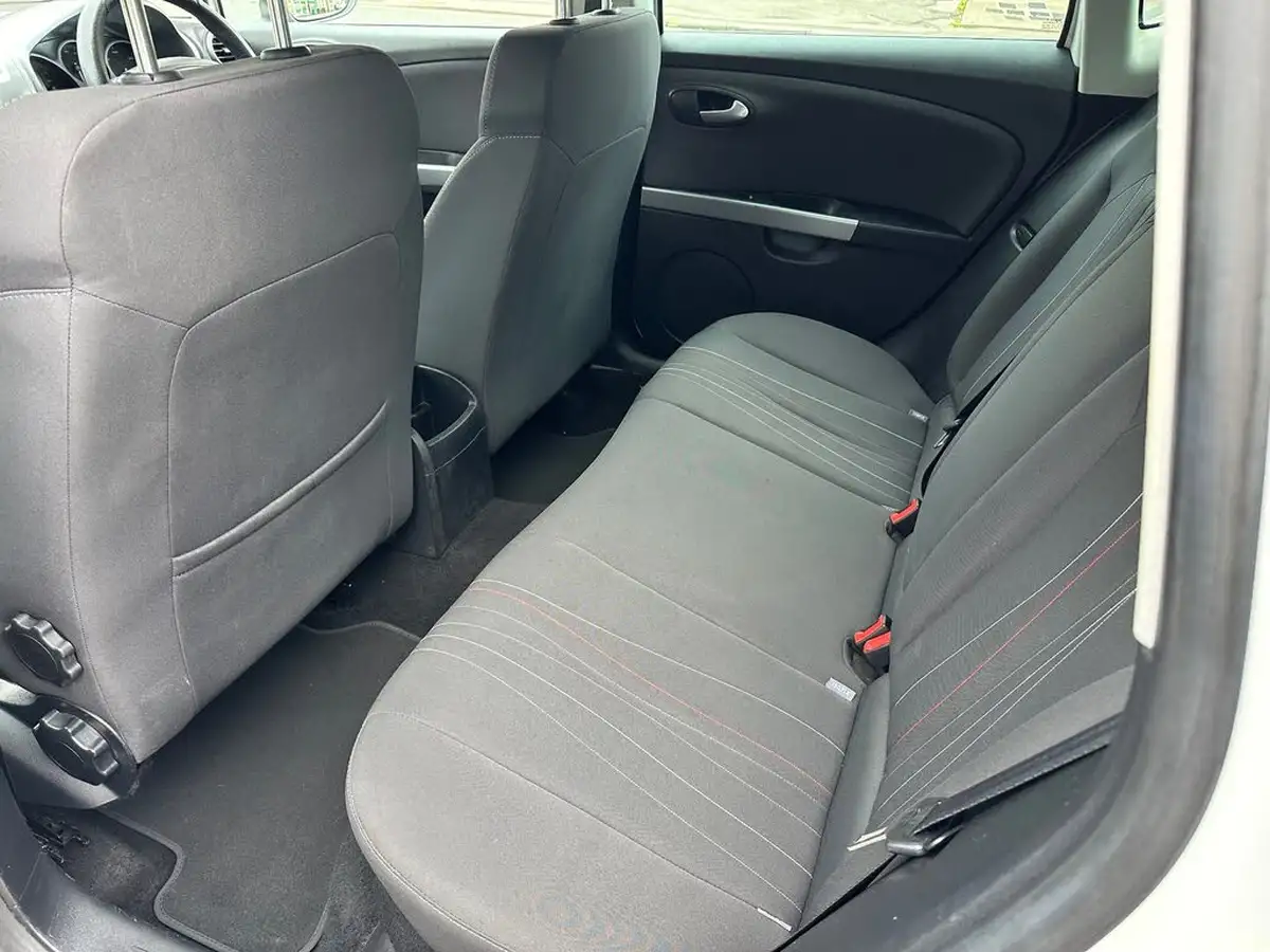 2011-seat-leon-12-se-copa-big-13