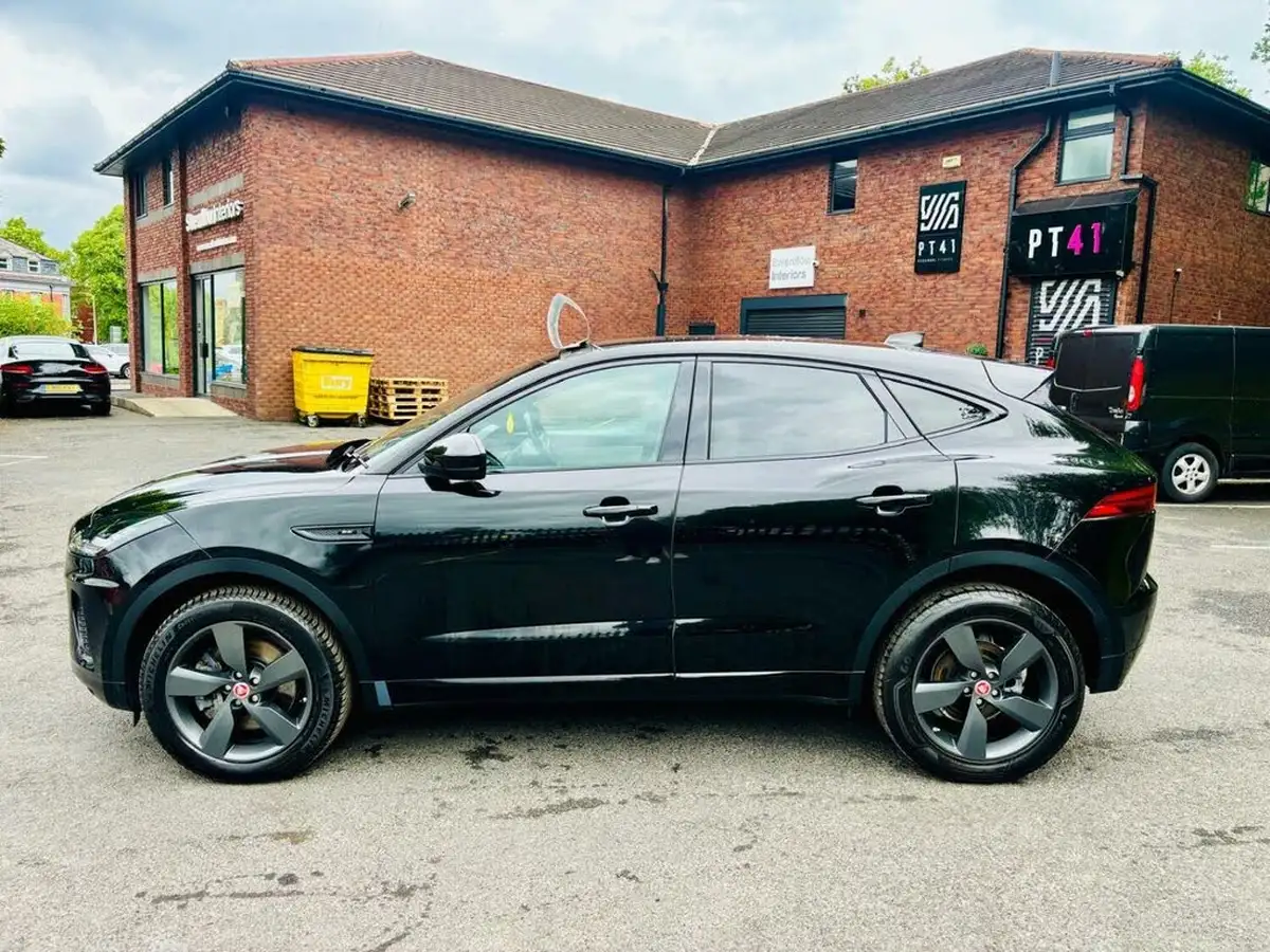 2020-jaguar-e-pace-20-i4-r-dynamic-se-249ps-big-3
