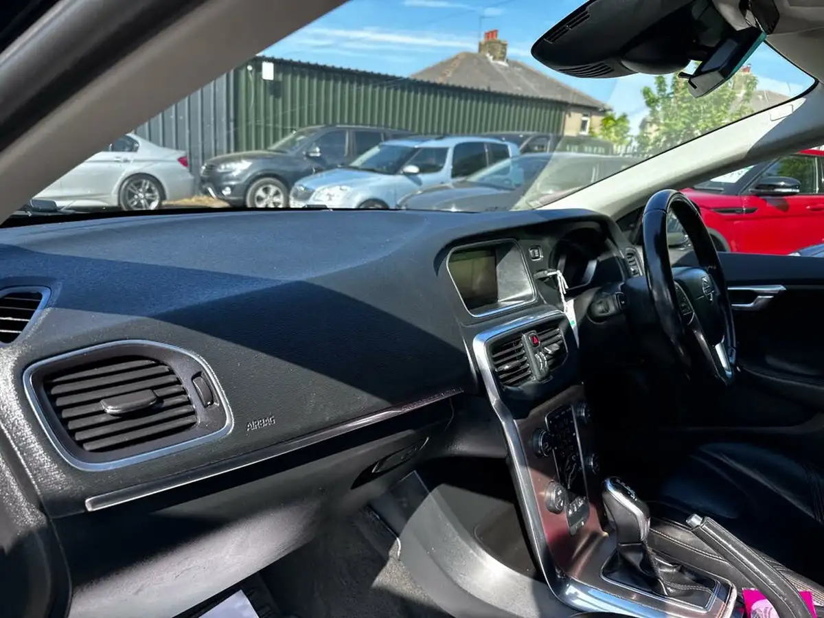 2014-volvo-v40-20td-d3-cross-country-lux-geartronic-big-23