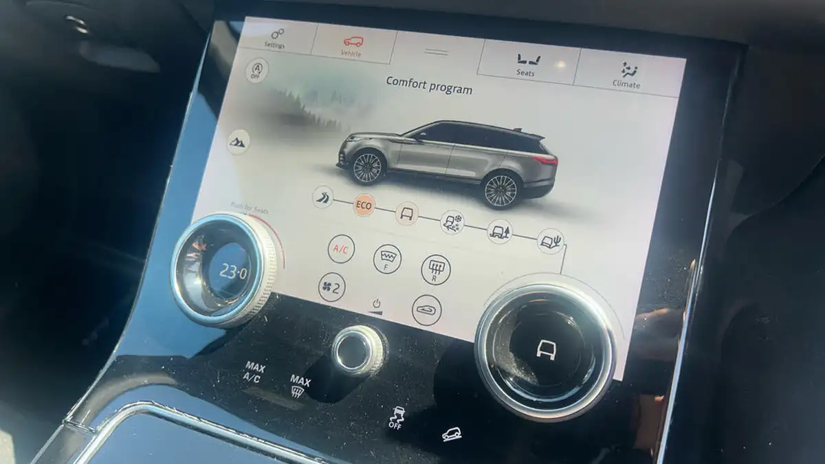 2017-land-rover-range-rover-velar-20-d240-r-dynamic-hse-big-25