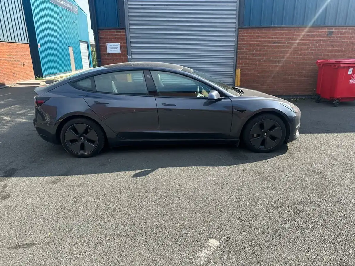 2020-tesla-model-3-e-long-range-big-1