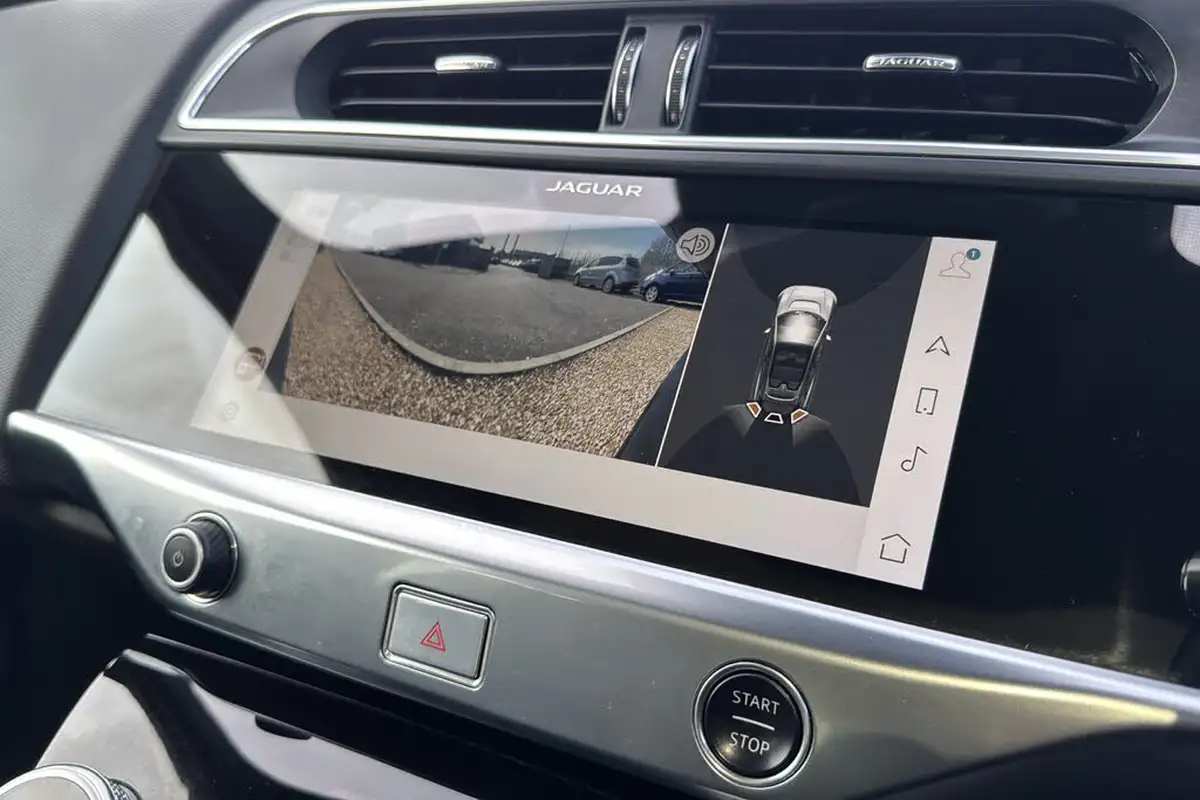 2021-jaguar-i-pace-ev400-black-big-47