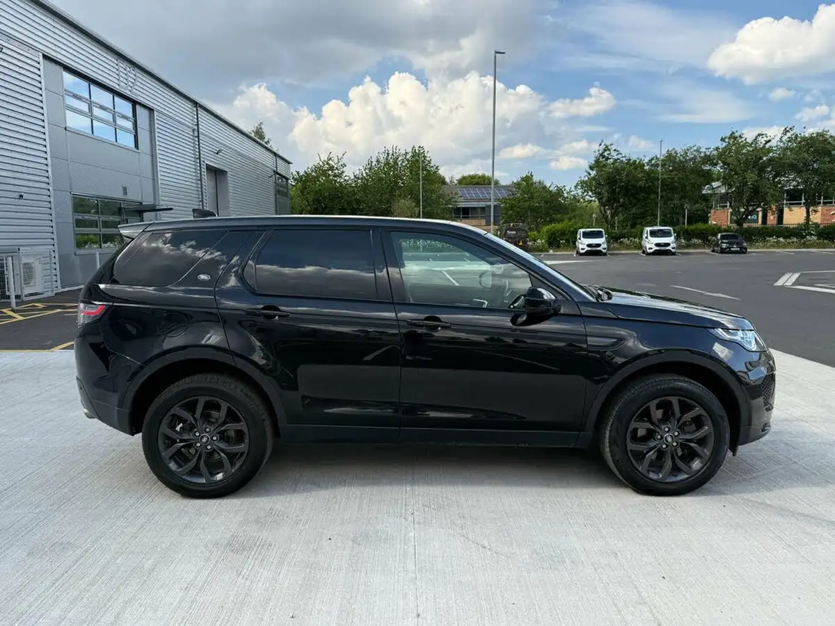2019-land-rover-discovery-sport-20td4-landmark-big-17