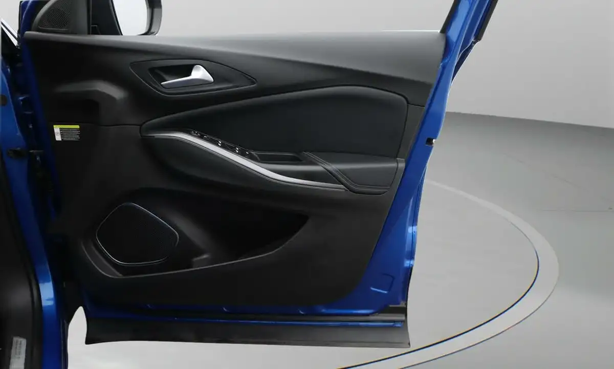 2020-vauxhall-grandland-x-12-sri-nav-big-15