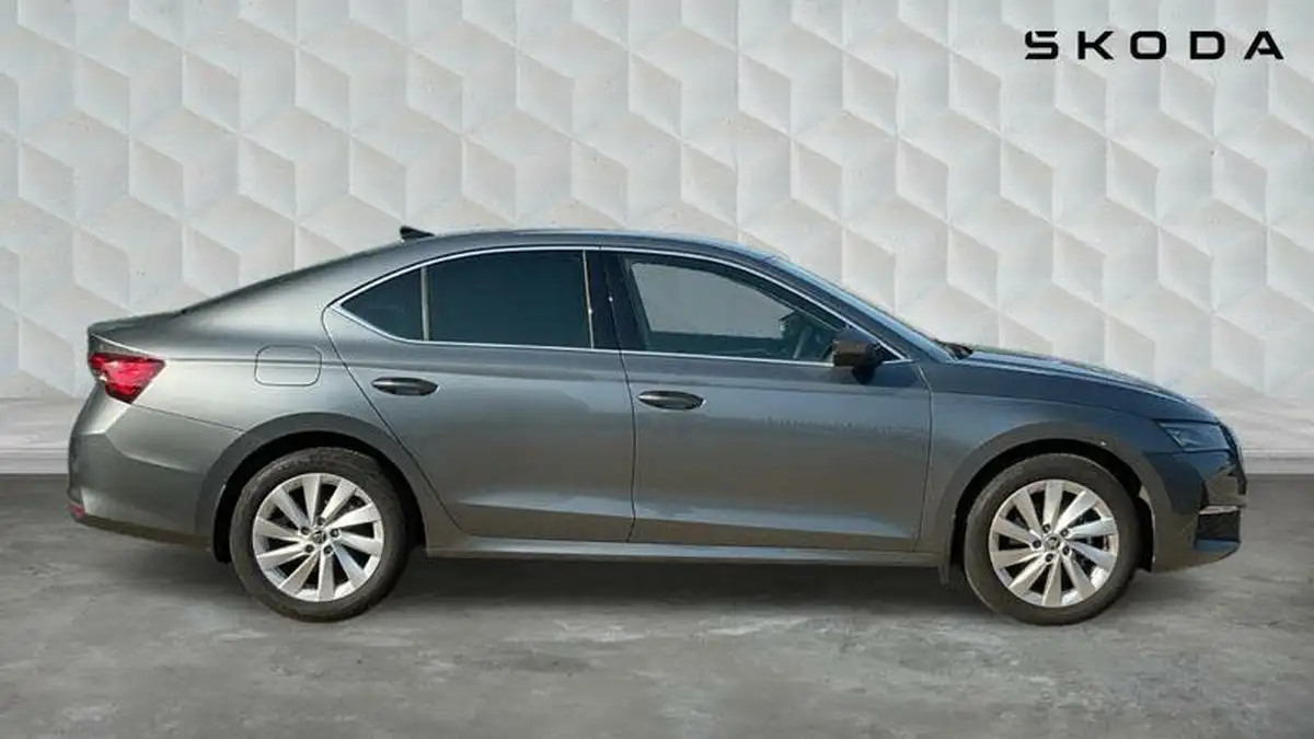 2024-skoda-octavia-15-tsi-e-tec-first-edition-hatchback-big-3
