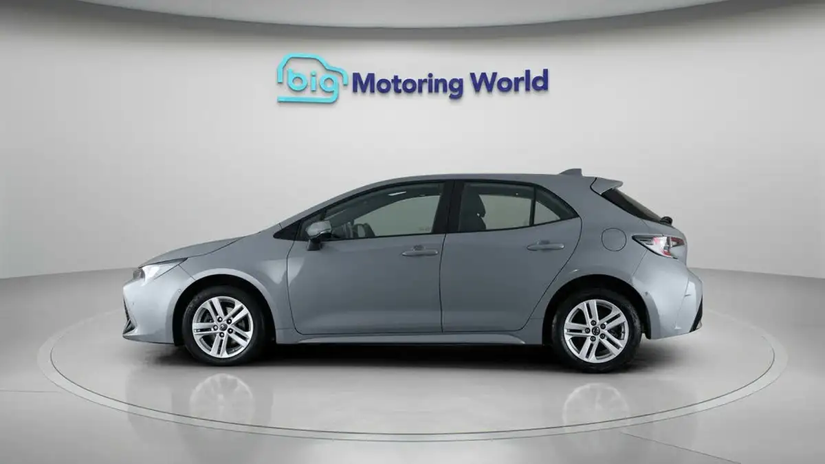 2020-toyota-corolla-12-vvt-i-icon-tech-trk-hatchback-big-4