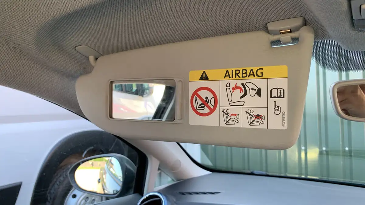 2015-seat-ibiza-12-tsi-connect-sportcoupe-3d-big-35