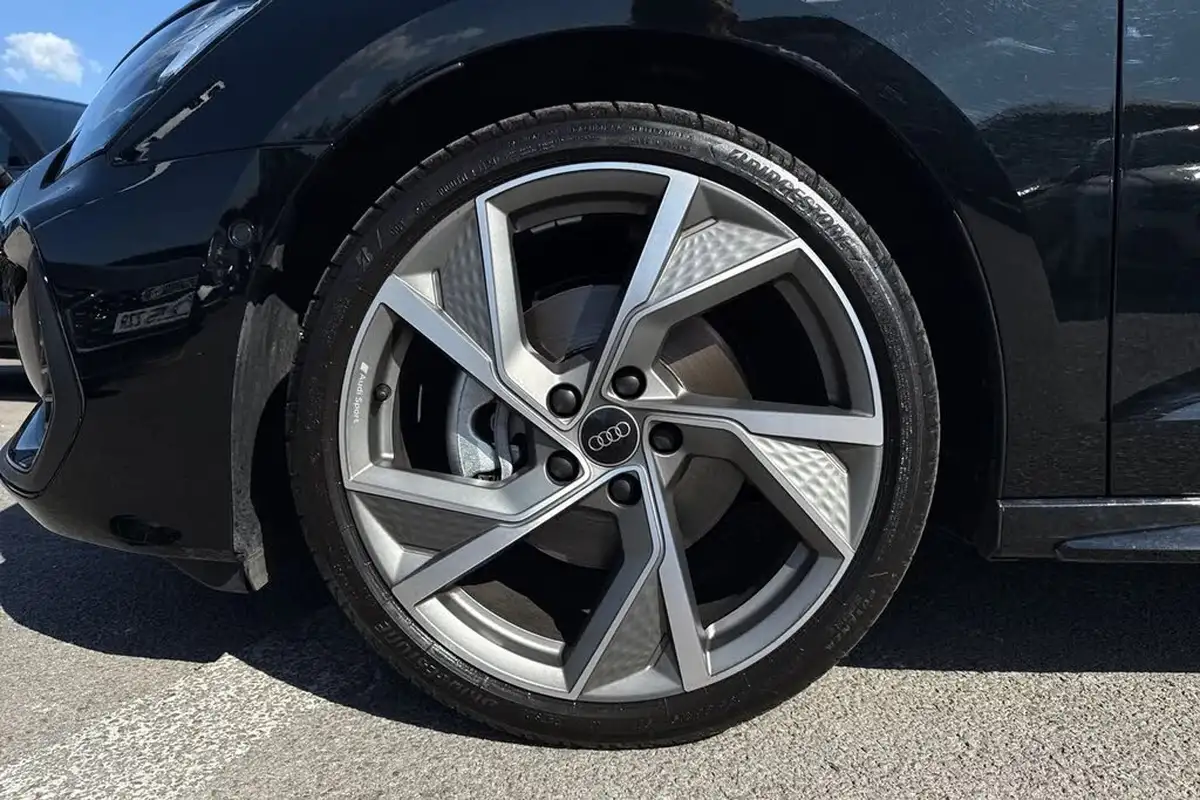 2025-audi-a3-20-35-tdi-black-edition-saloon-4d-big-11