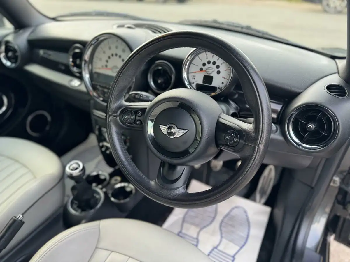 2011-mini-cooper-16-cooper-s-convertible-2d-big-36