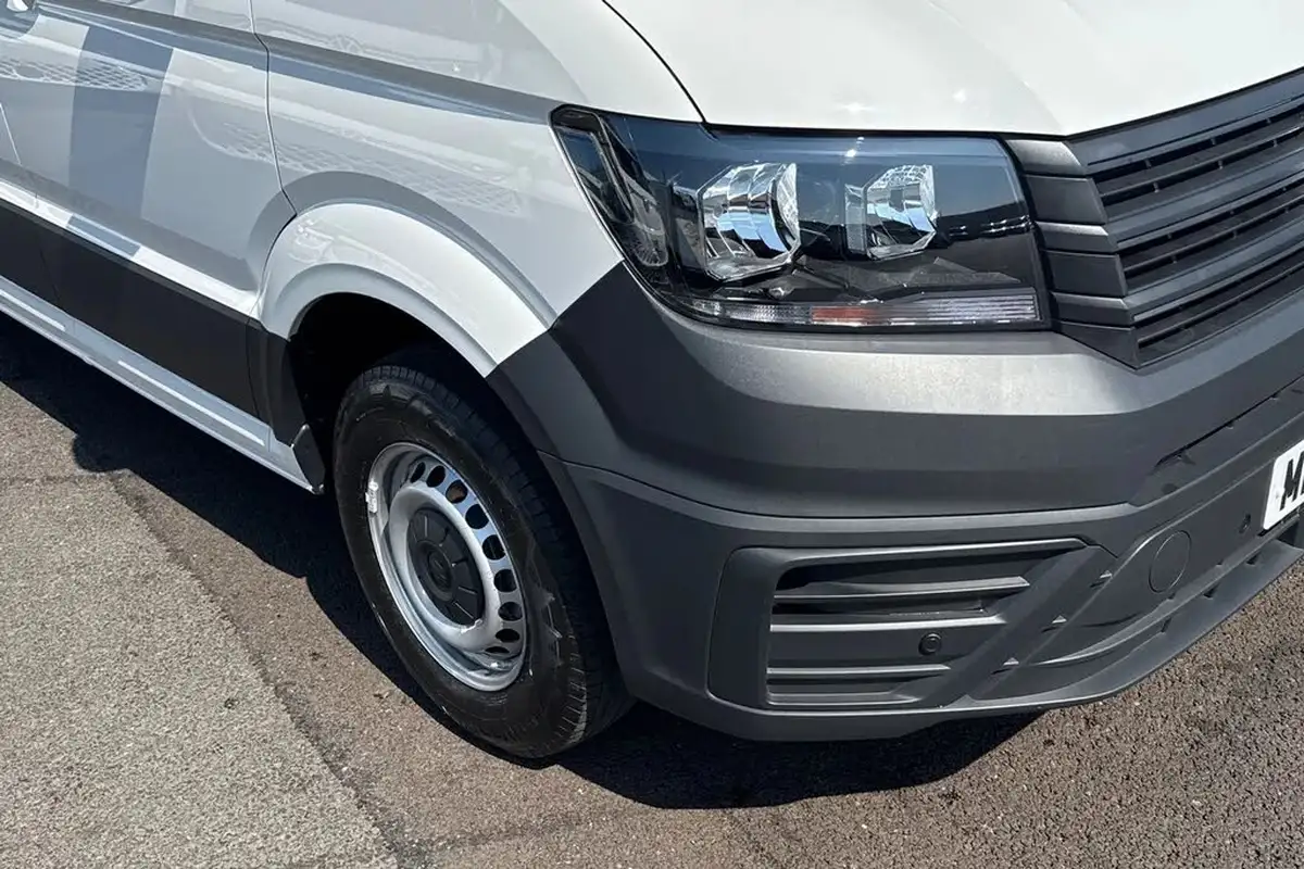 2024-volkswagen-crafter-20tdi-cr35-mwb-commerce-140pseu6d-panel-van-big-16