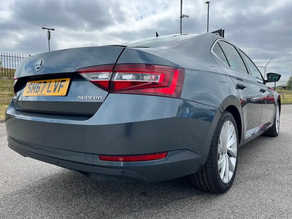 2018-skoda-superb-20tdi-scr-se-l-executive-150ps-hatchback-dsg-big-21