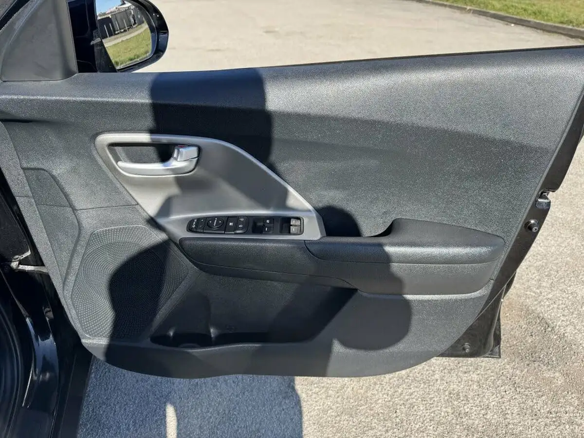 2021-kia-niro-16-gdi-2-big-47