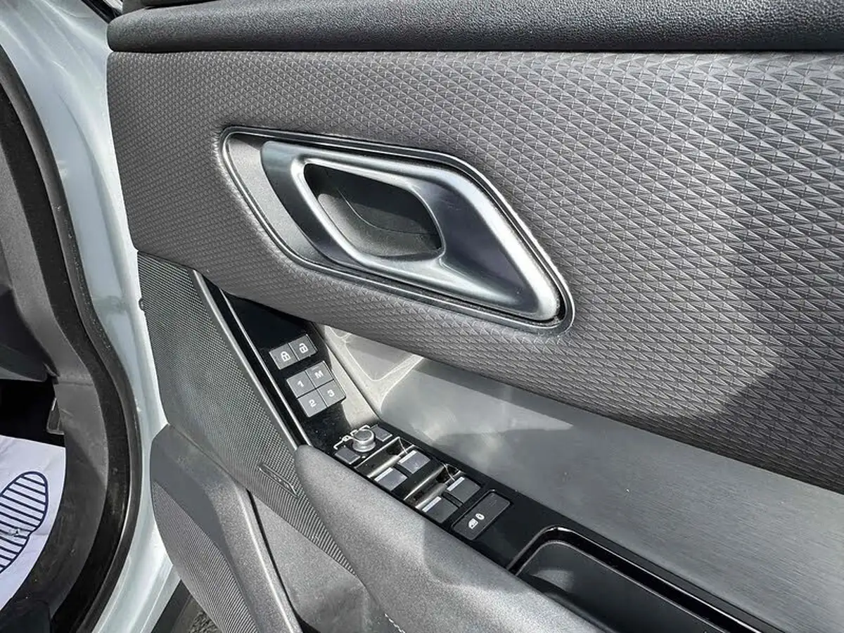 2022-land-rover-range-rover-velar-20-d200-r-dynamic-se-big-23